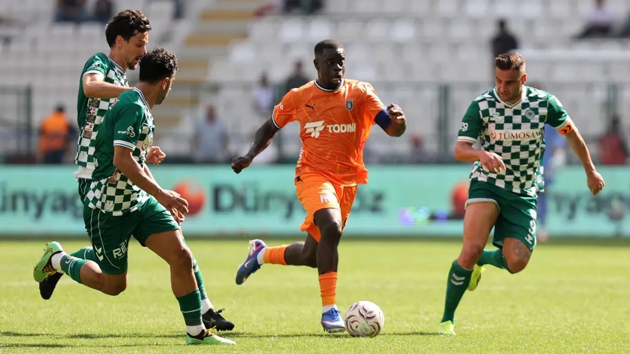 Konya'da gol sesi çıkmadı! Konyaspor ile Başakşehir berabere kaldı