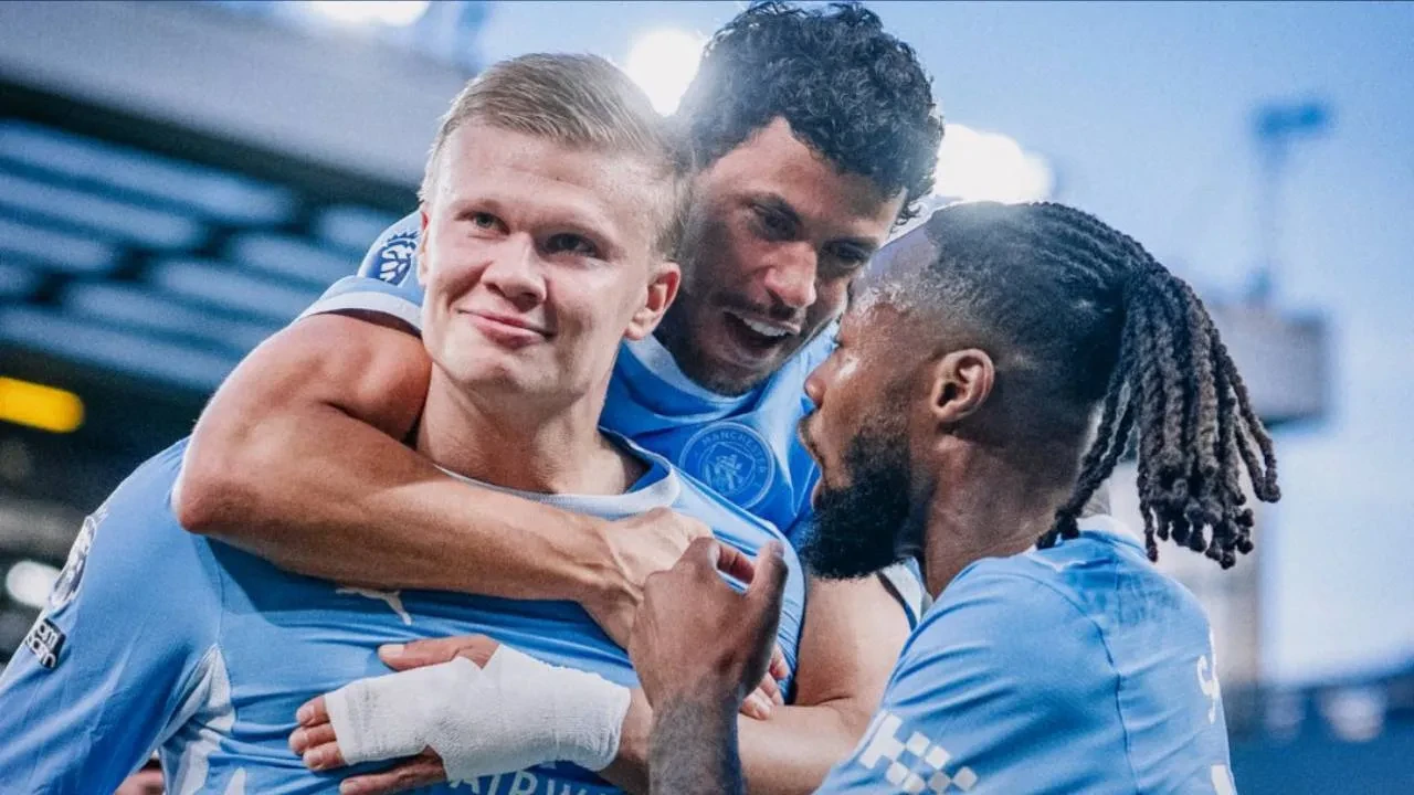 Manchester City, Liverpool'u 3-0 devirdi! Haaland, Doku ve Cherki galibiyeti getirdi