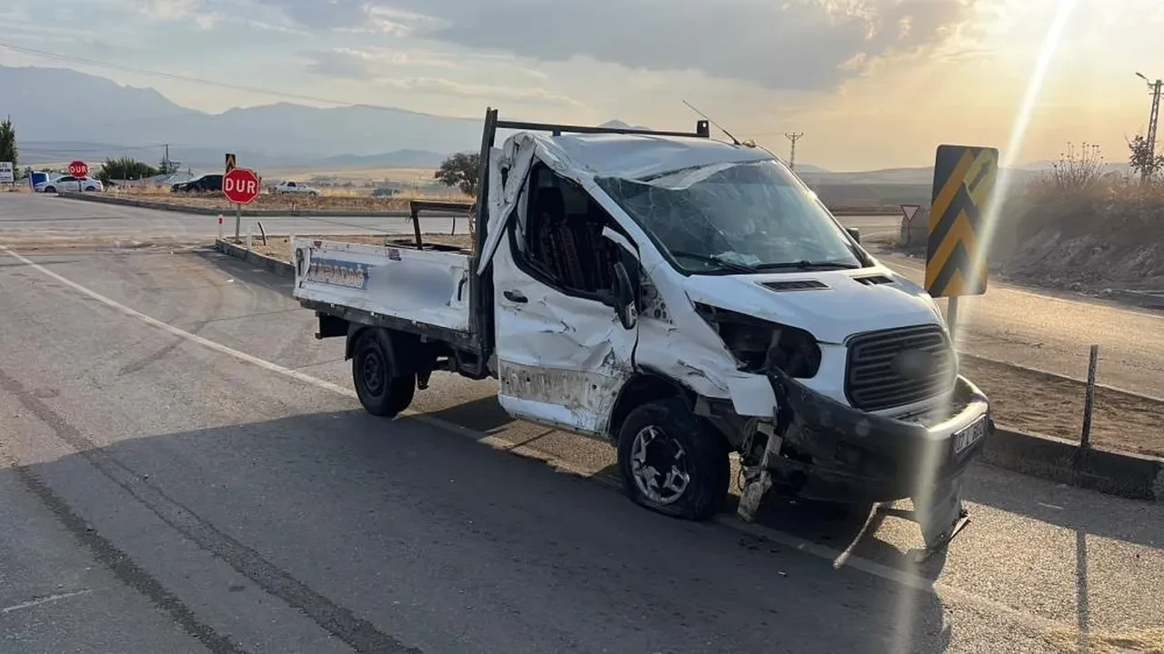 MHP konvoyunda kaza: 1 kişi hayatını kaybetti, milletvekili dahil 7 kişi yaralandı