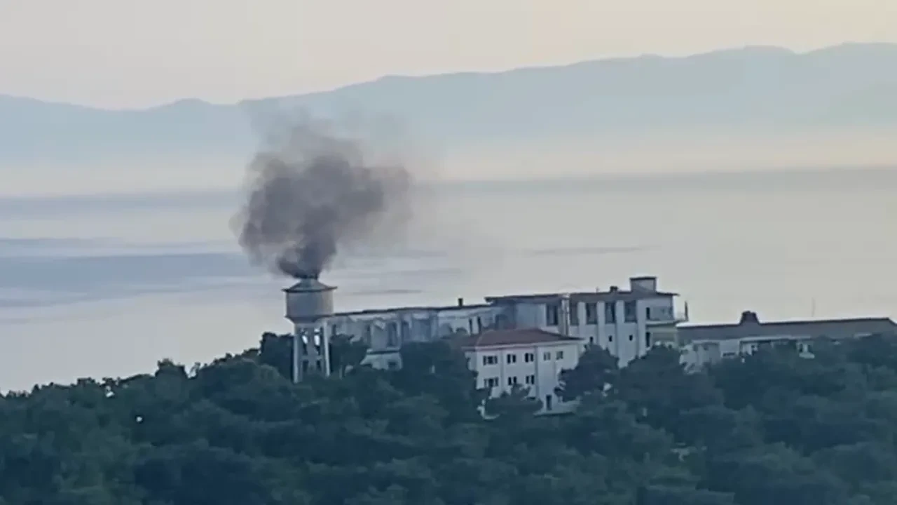 Yıllardır kapalı olan Heybeliada Sanatoryumu'nda yangın çıktı