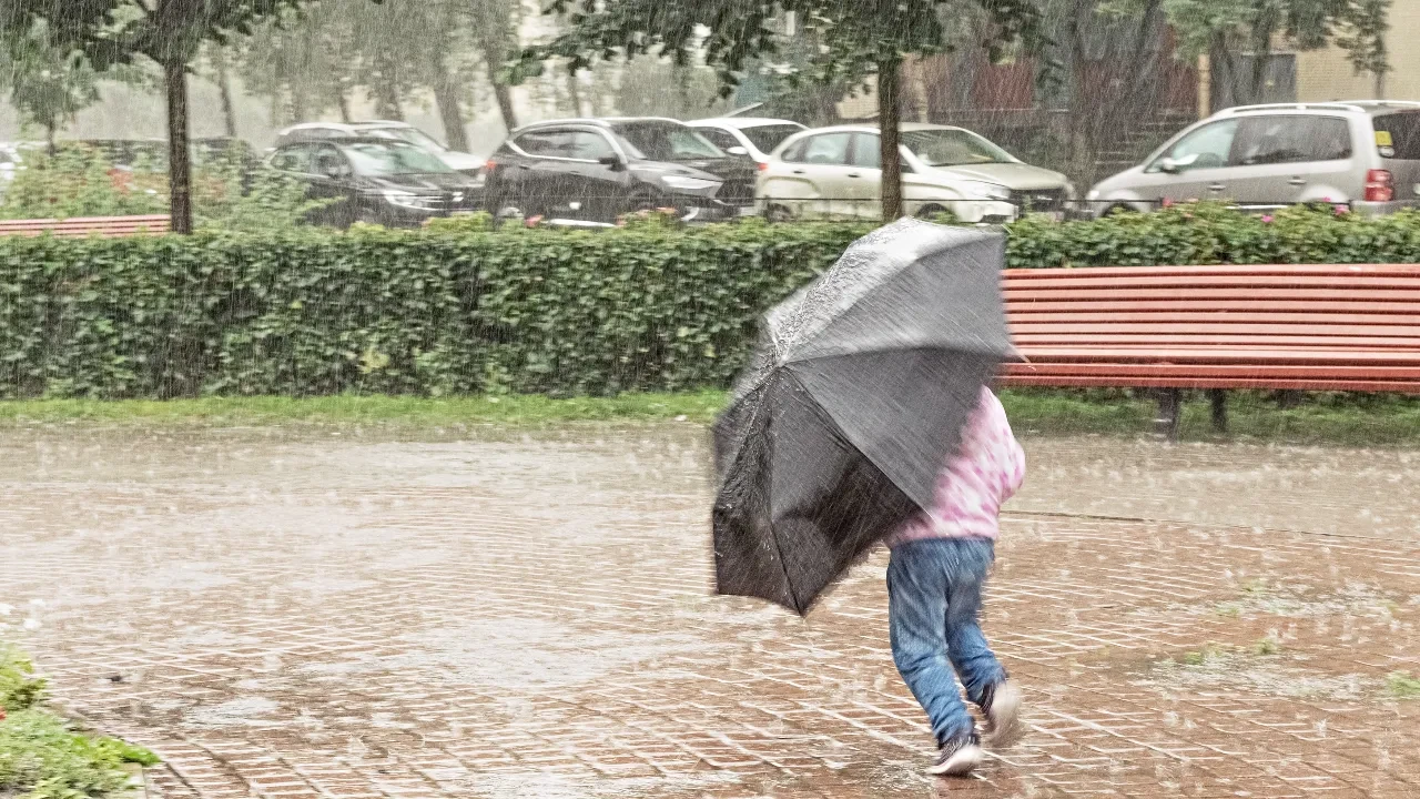 12 Ekim 2026 hava durumu | Meteoroloji saat vererek uyardı: Kuvvetli yağış geliyor, sıcaklıklar 4-6 derece düşecek