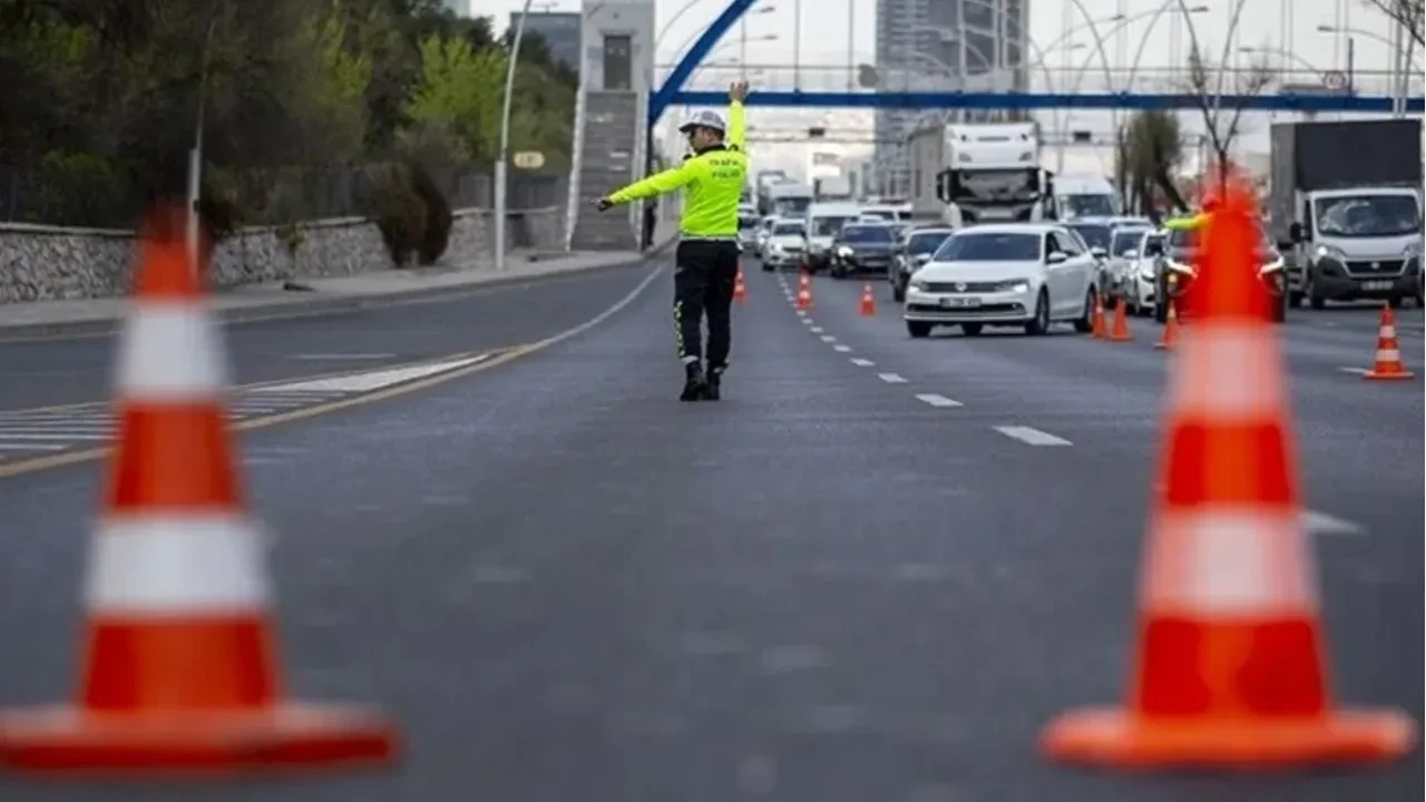 Ankara'da yarın bazı yollar trafiğe kapanacak: Emniyet saat verdi