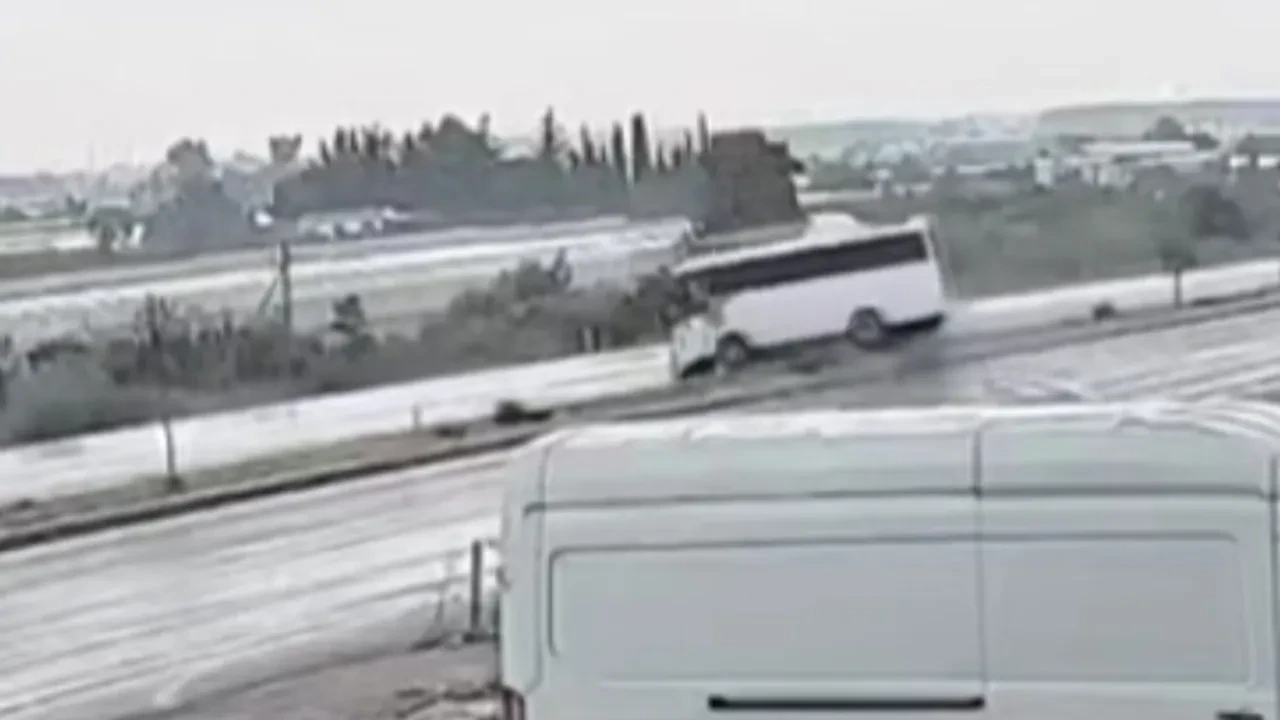 Antalya'daki midibüs kazasının görüntüleri ortaya çıktı