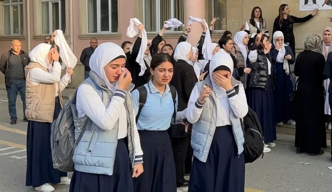 Azerbaycan başörtü yasağı neden geldi? Aliyev döneminde başörtü yasaklandı, Instagram ve TikTok kısıtlandı