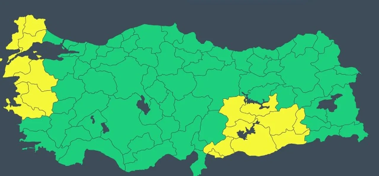 İçişleri Bakanlığından 16 ile sarı kodlu uyarı: İstanbul dahil çok sayıda ilde kuvvetli sağanak geliyor