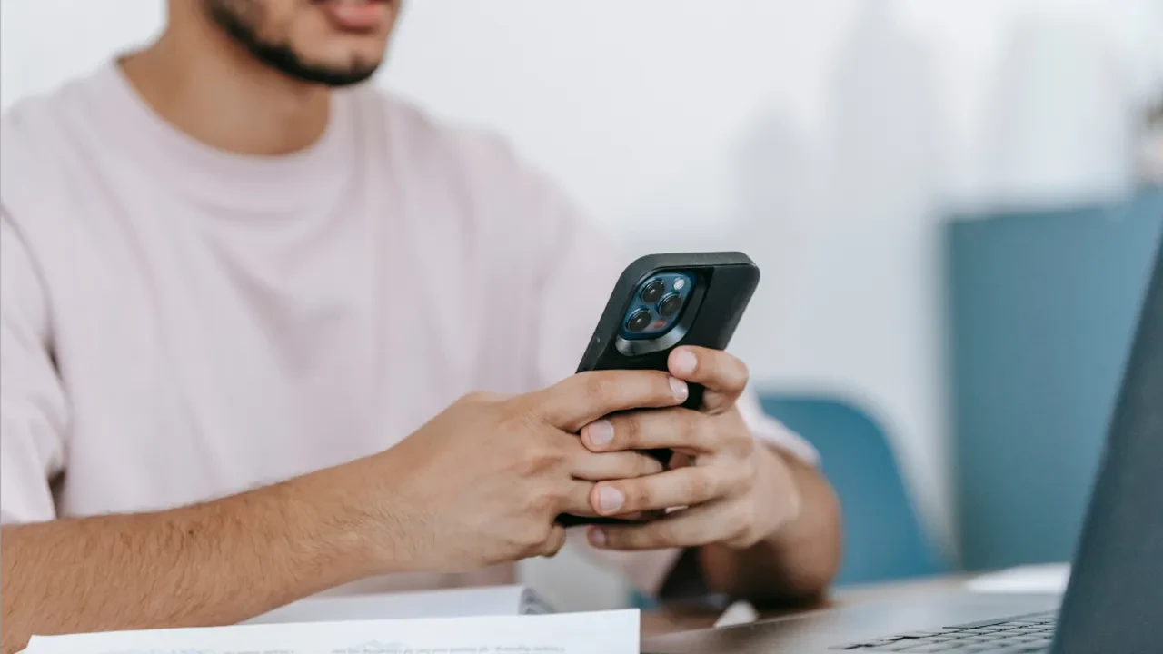 İşveren e-postaları okuyabilir mi