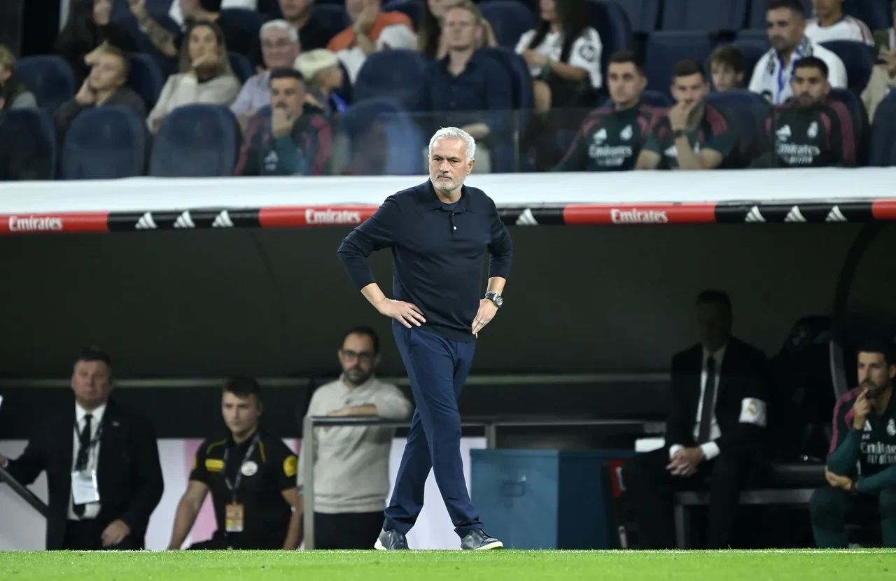 Jose Mourinho yine ortalığı karıştırdı: Hareketinin gerekçisini sonra açıkladı