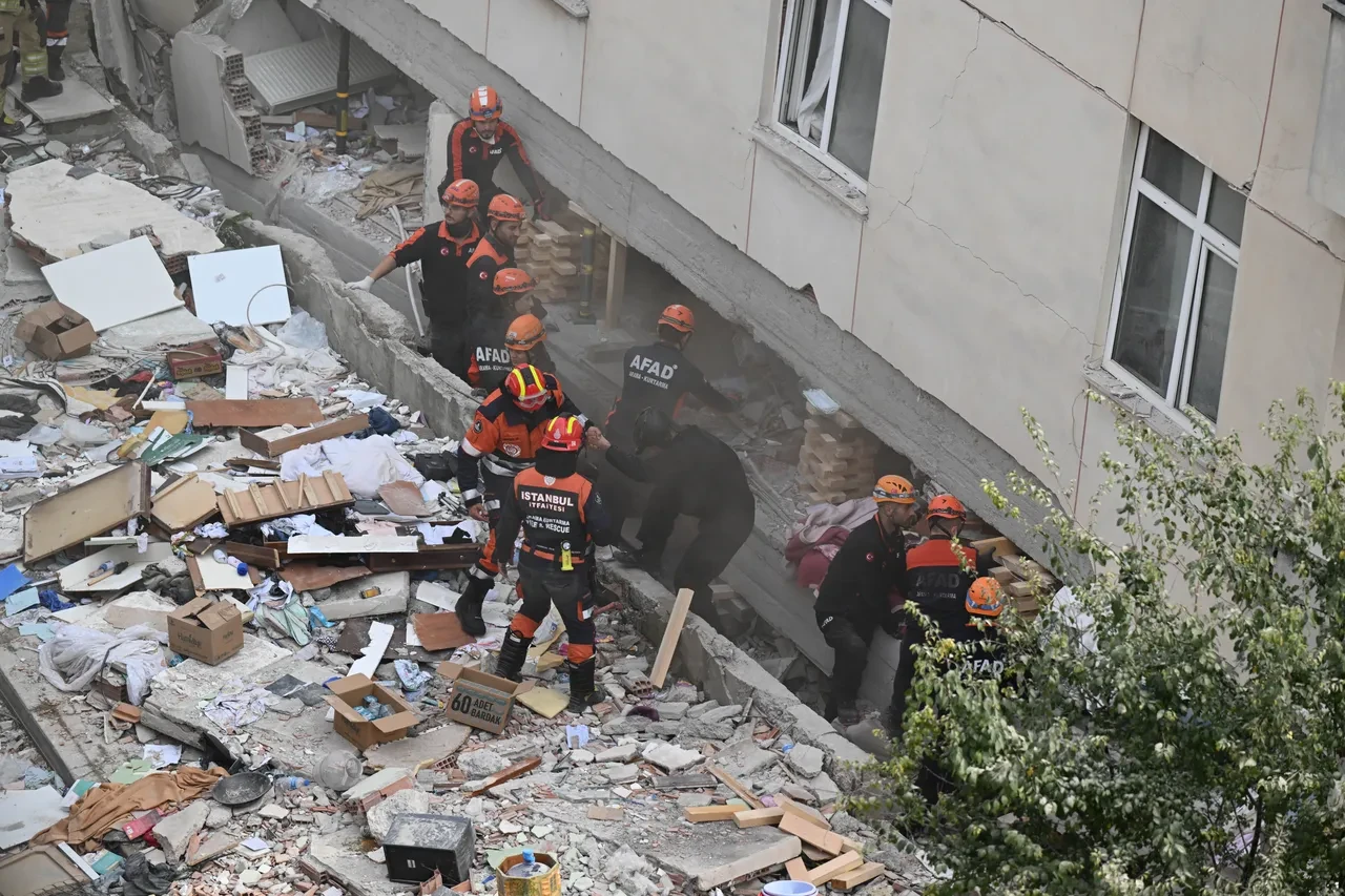 Maltepe’de çöken binayla ilgili Valilik ve Bakanlıktan ortak açıklama: Acil yardım aktarılacak, 1 yılda yeni konutlar teslim edilecek