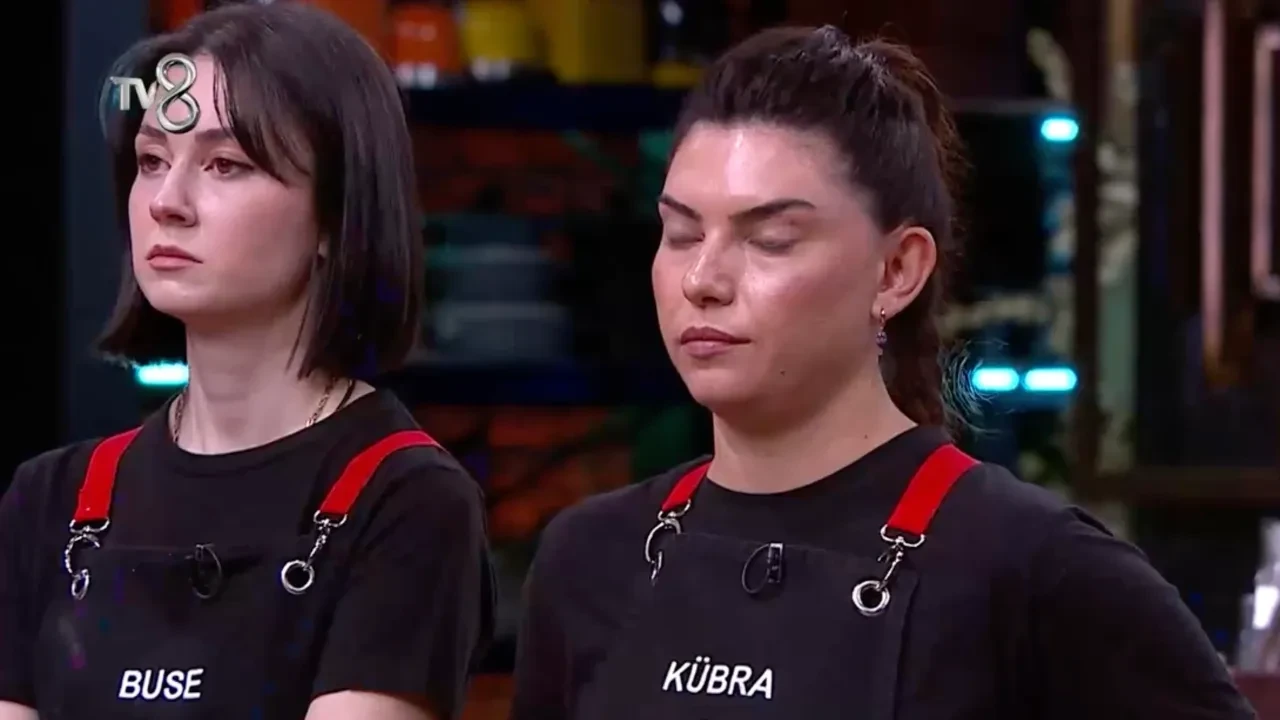 Masterchef dün akşam kim elendi, son elenen isim kim oldu? Buse mi, Kübra mı elendi? Yeni bölüm bu akşam ekranlarda