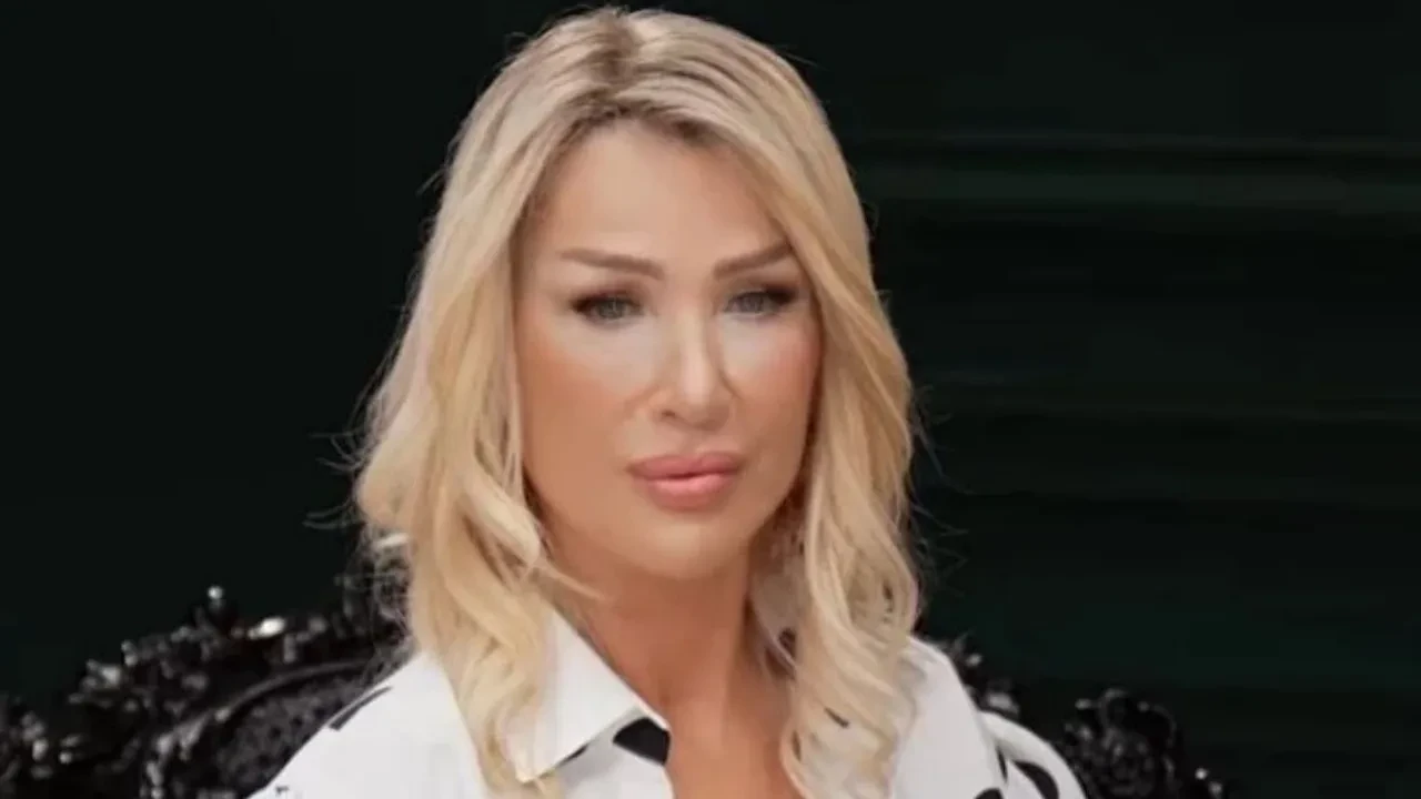 Seda Sayan’dan estetik çıkışı! Kendini eleştirenlere sert tepki gösterdi: “Lastik mi bu?”