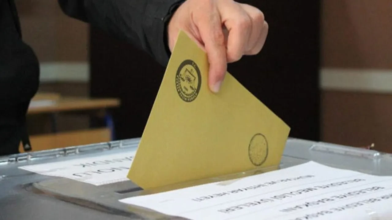 Son seçim anketi: AK Parti birinci, 4 parti barajı geçemedi