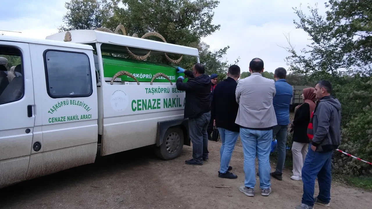 Tarlada dehşet! Kurşun yağdırarak bir aileden 4 kişiyi öldürdü
