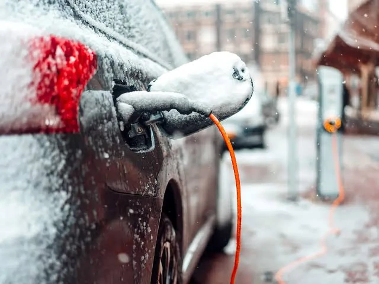 Elektrikli otomobillerin bataryasını en hızlı tüketen faktörler belli oldu