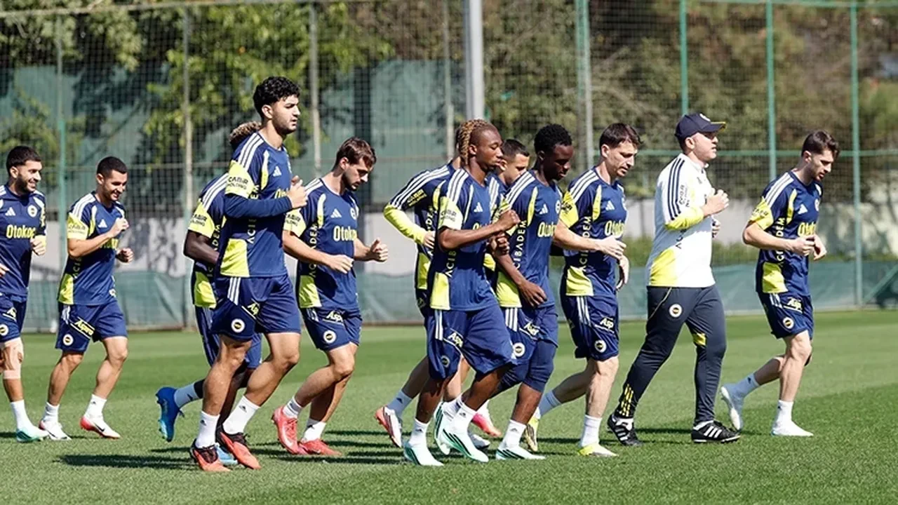 Fenerbahçe’de Aston Villa maçı öncesi İsmail Kartal’ın planı ortaya çıktı! 3 kritik bilmece kafa karıştırıyor