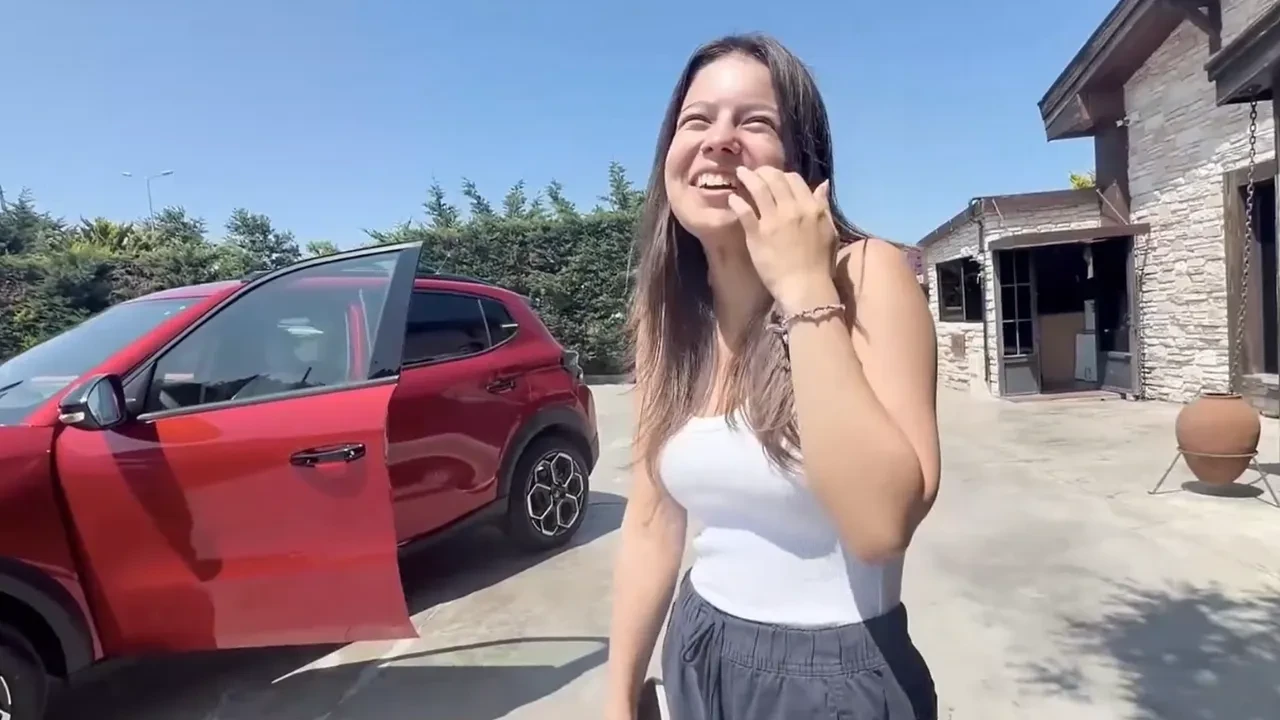 Rapçi Çakal’dan kız kardeşi Sudem’e milyonluk jest! Görenler şaşkınlığını gizleyemedi