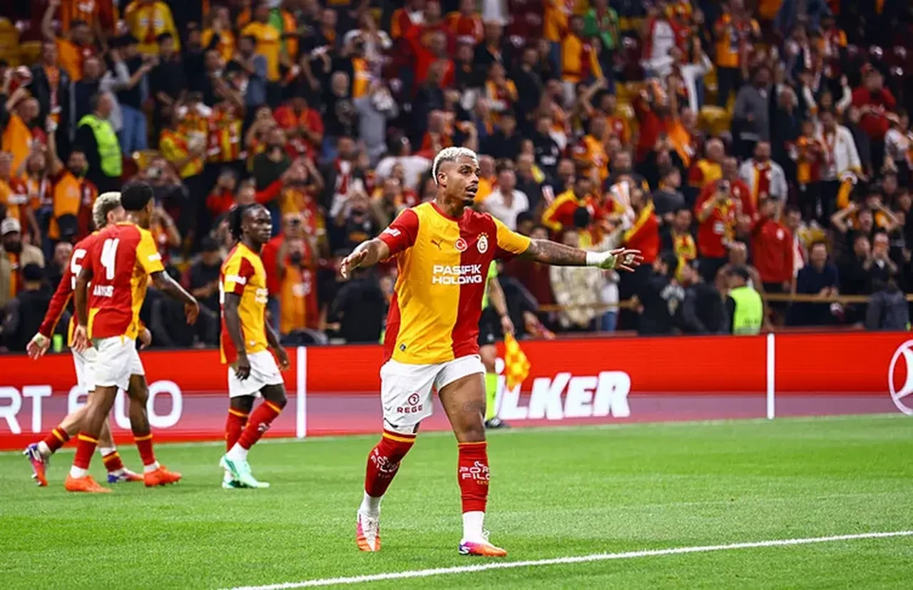 Şampiyonlar Ligi'nde dev gece: Galatasaray Barcelona karşısında tarih yazmak istiyor! İşte muhtemel 11’ler