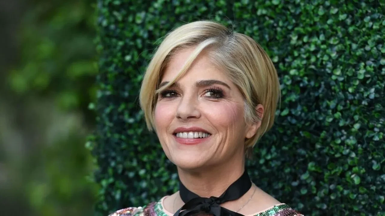 Selma Blair uçakta krize neden oldu! Kabin ekibine saldırdı