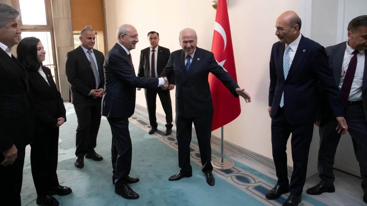 TBMM'de sürpriz görüşme! Devlet Bahçeli ile Kemal Kılıçdaroğlu bir araya geldi