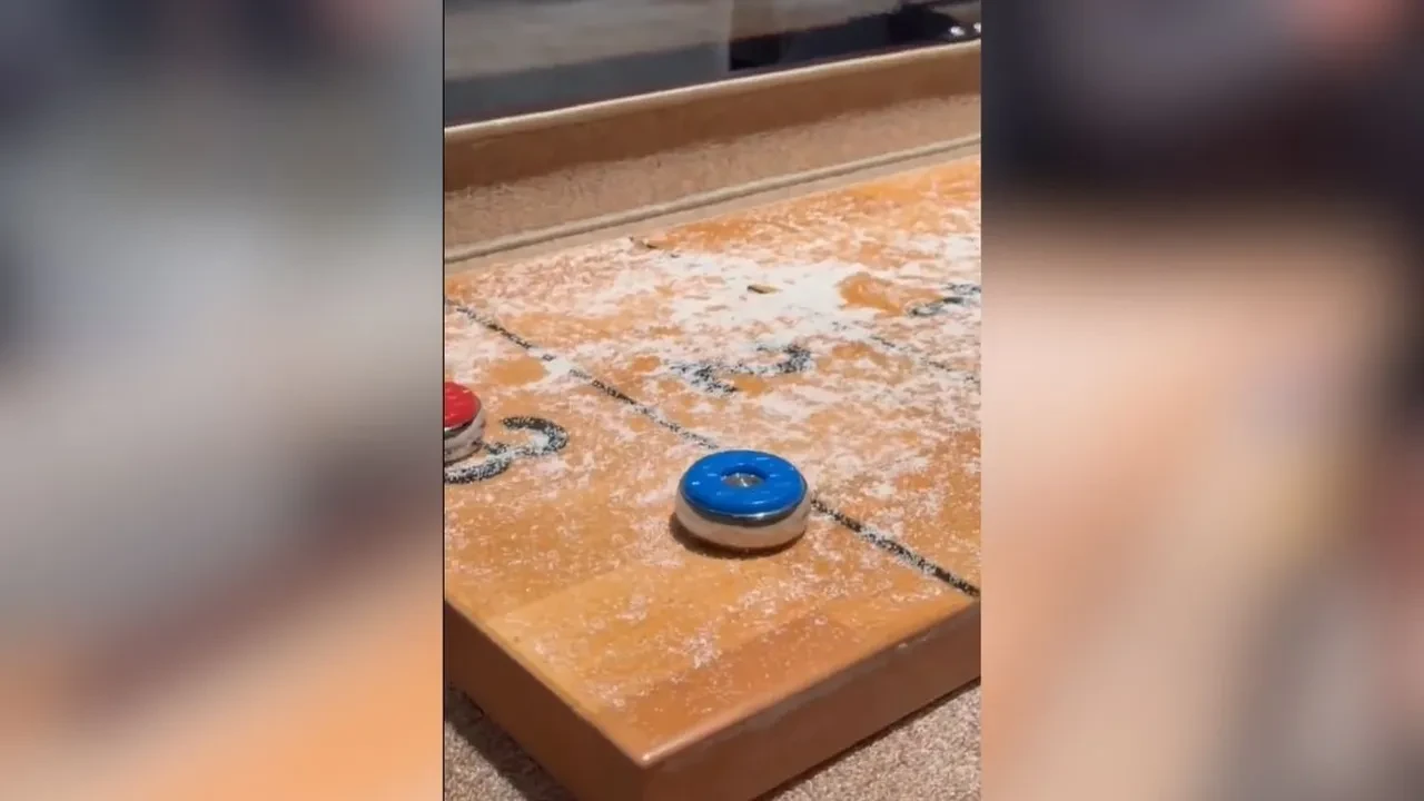 Acun Ilıcalı Survivor 2027’nin yeni parkurunu denedi! Survivor 2027’ye Shuffleboard sürprizi!