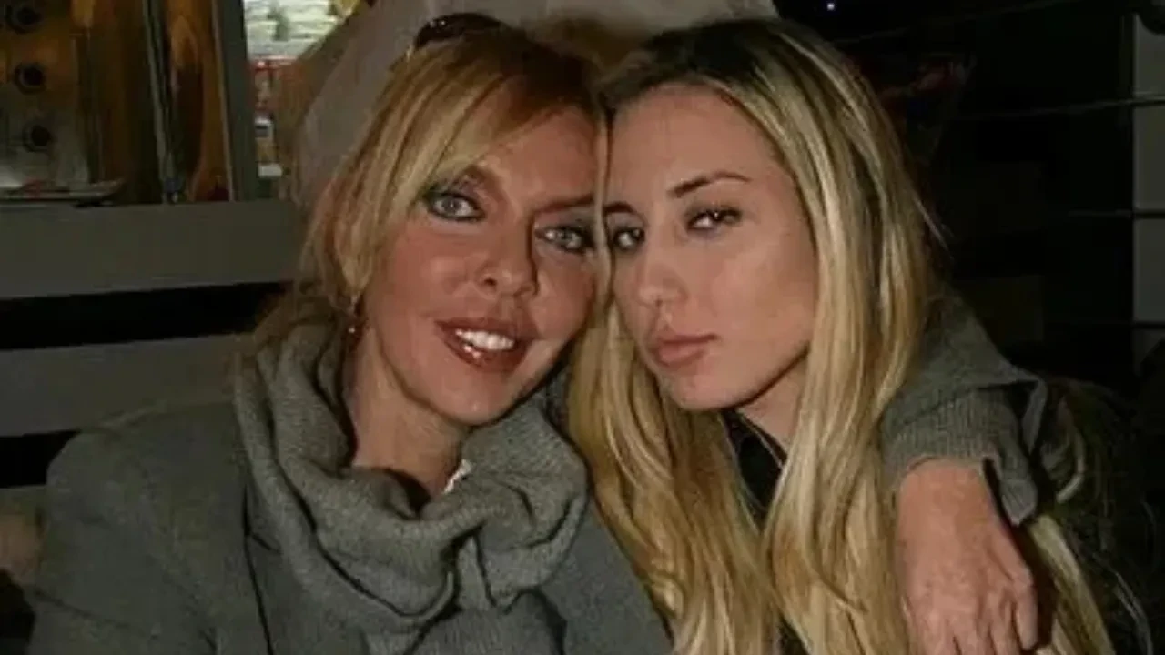 Anjelik Calvin, annesi Ahu Tuğba için harekete geçti! Telif hakları mücadelesi dikkat çekti