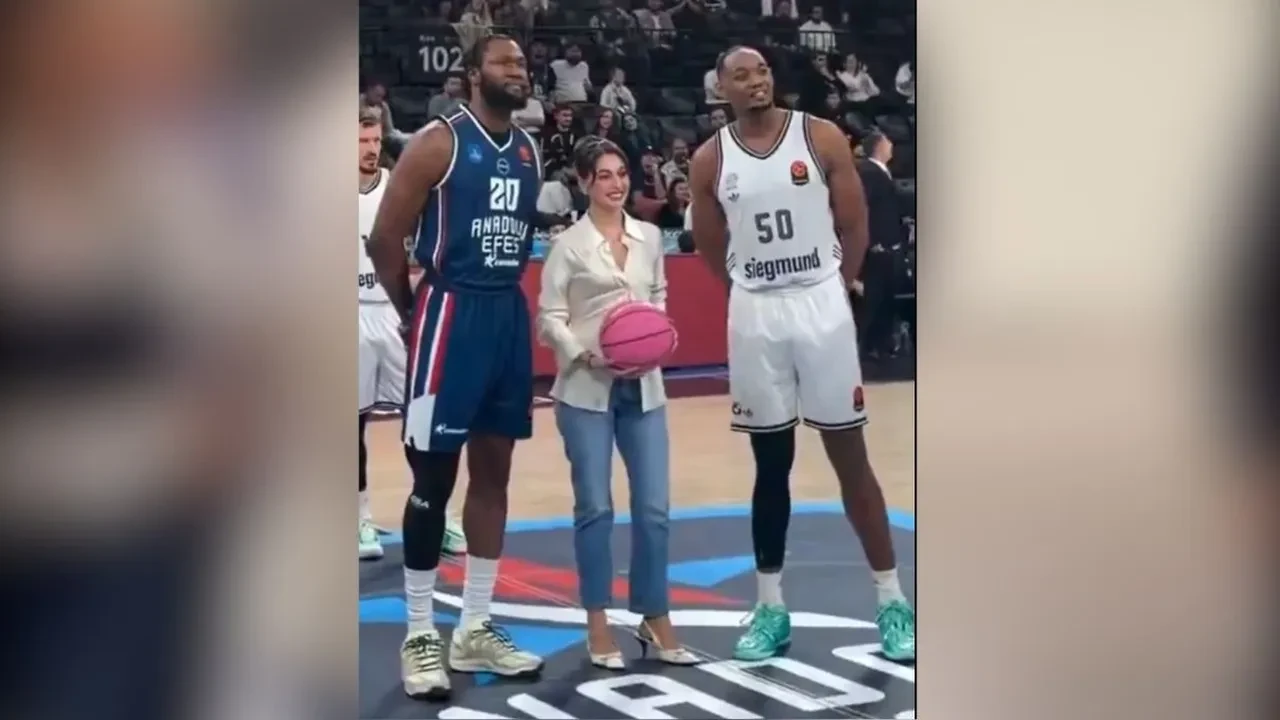 Cemre Baysel pembe topla sahaya çıkıyor! Anadolu Efes–Bayern Münih maçında anlamlı mesaj