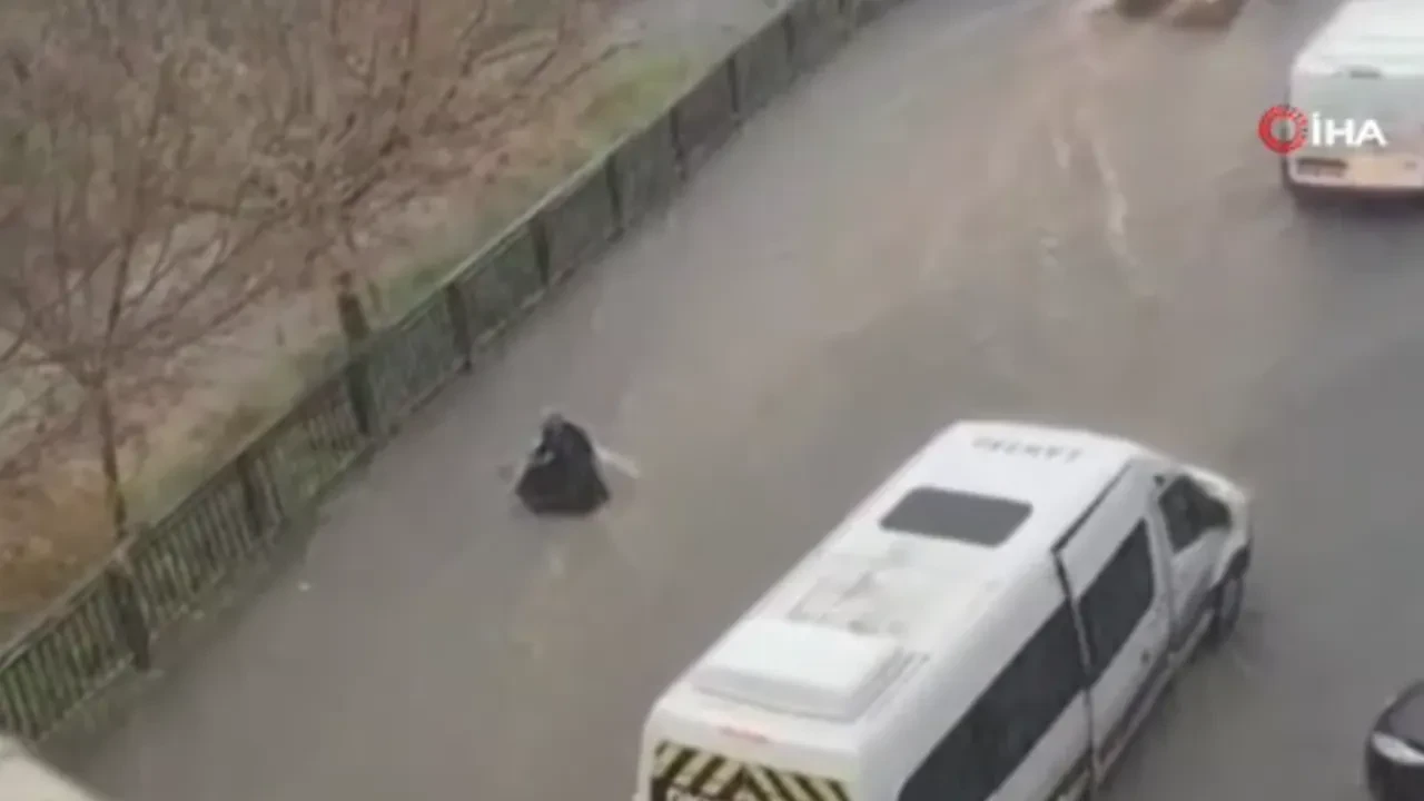 Esenyurt'ta kadının çaresiz anları kamerada! 