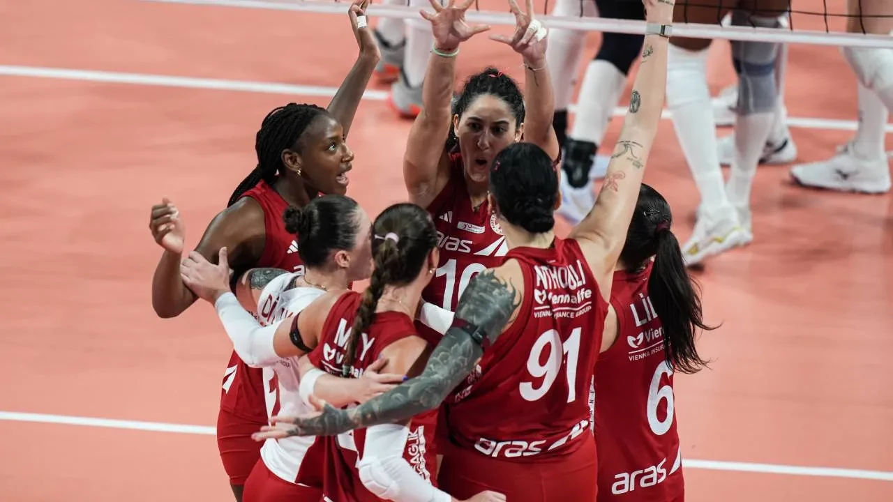 Galatasaray Daikin, Aras Kargo'ya kaybetti! Sarı-kırmızılılar, 2-0 öne geçtiği maçta yenildi