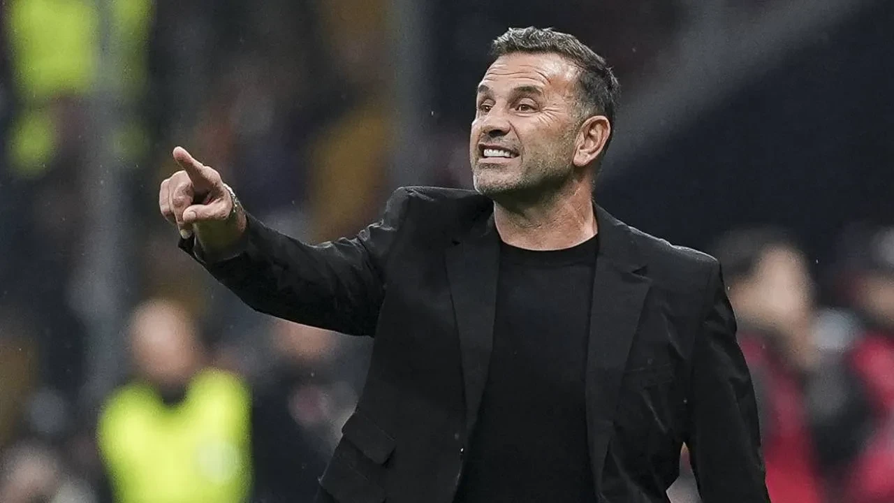 Galatasaray Teknik Direktörü Okan Buruk, Barcelona yenilgisini değerlendirdi! "2-0 öne geçseydik farklı bir maç olabilirdi"