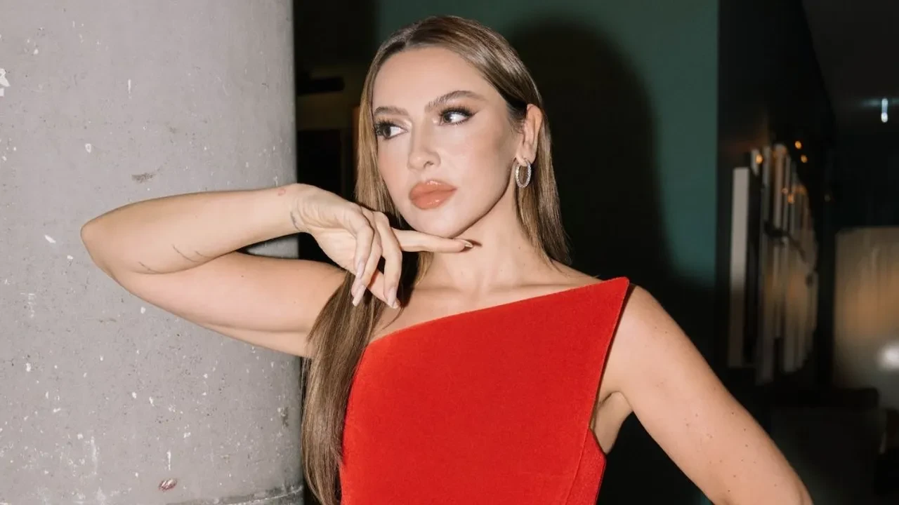 Hadise gözyaşlarına boğularak anlattı: "Çok özlüyorum ama konuşmuyoruz"
