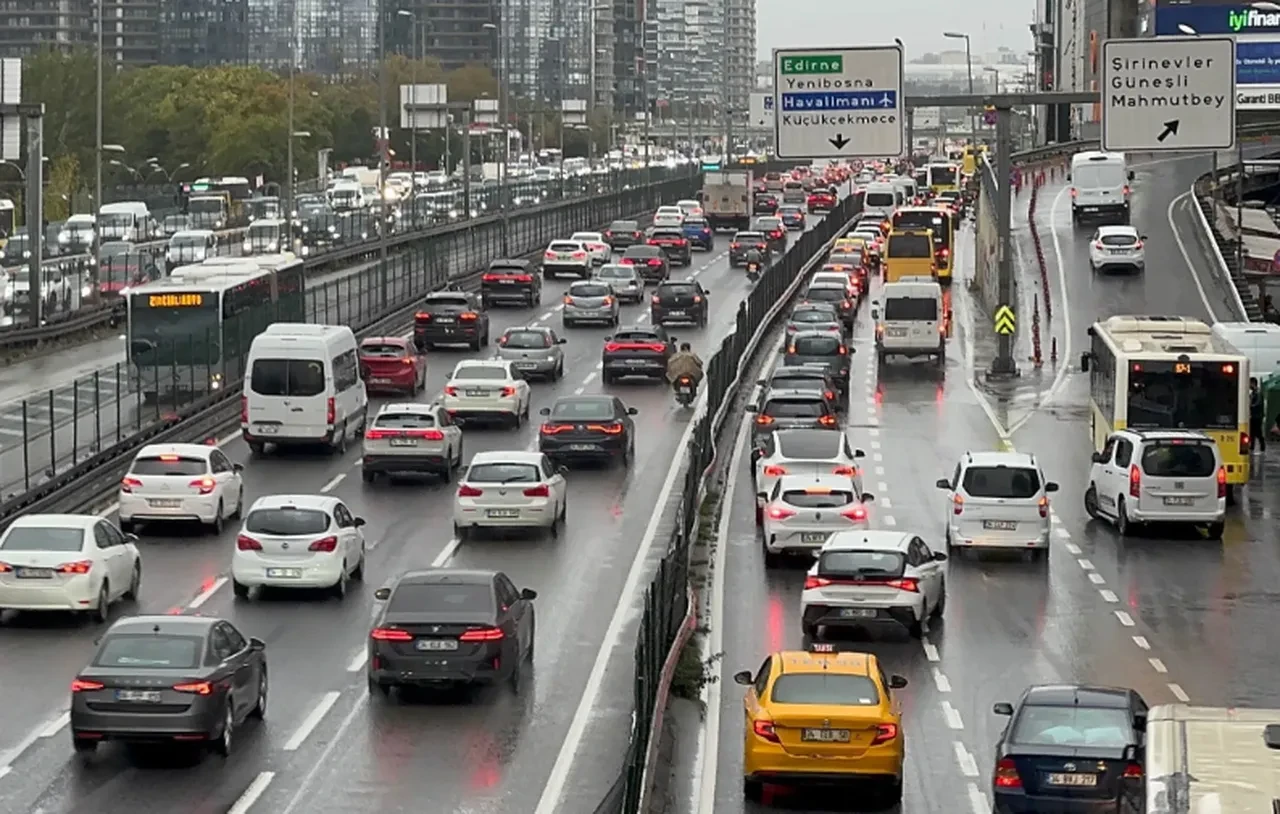 İstanbul’da akşam saatlerine dikkat! Meteoroloji uzmanı saat verdi: Sağanak, sel ve su baskını riski
