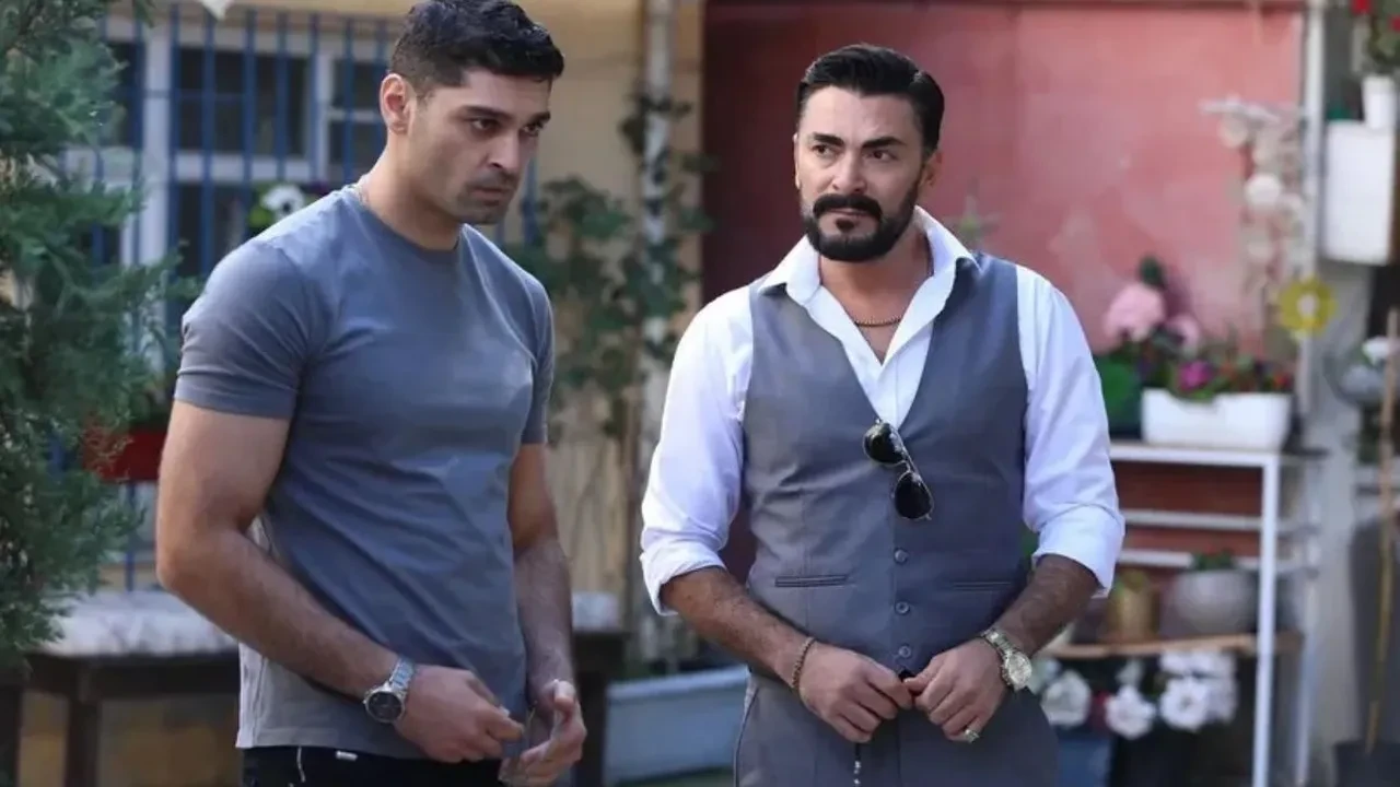 Reyting rekoru kıran Altı Üstü İstanbul dizi oyuncuları sosyal medyayı da kırdı geçirdi! Fenomen sese çektikleri video izlenme ve paylaşım rekoru kırdı