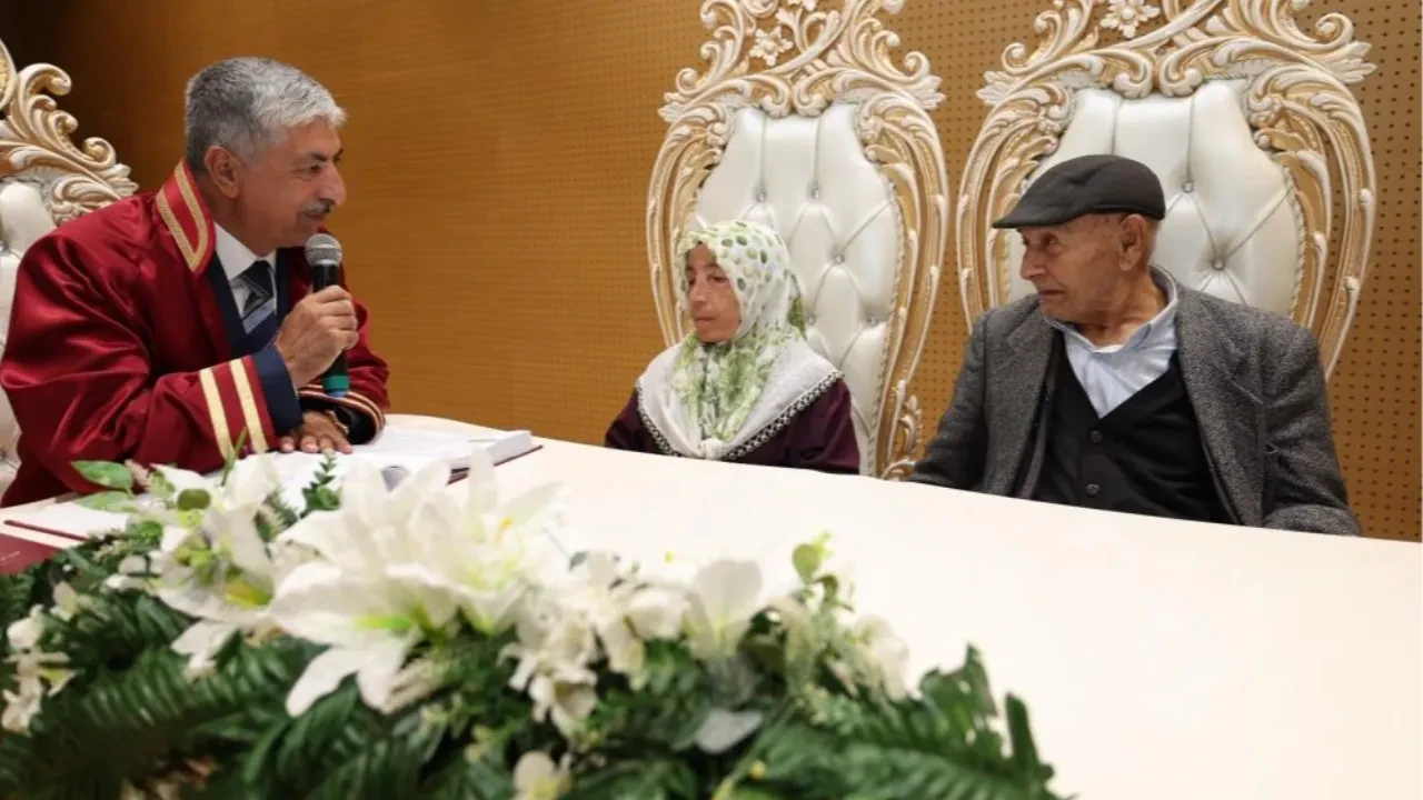 Sevginin yaşı yok: 86 ve 72 yaşında nikah masasına oturdular