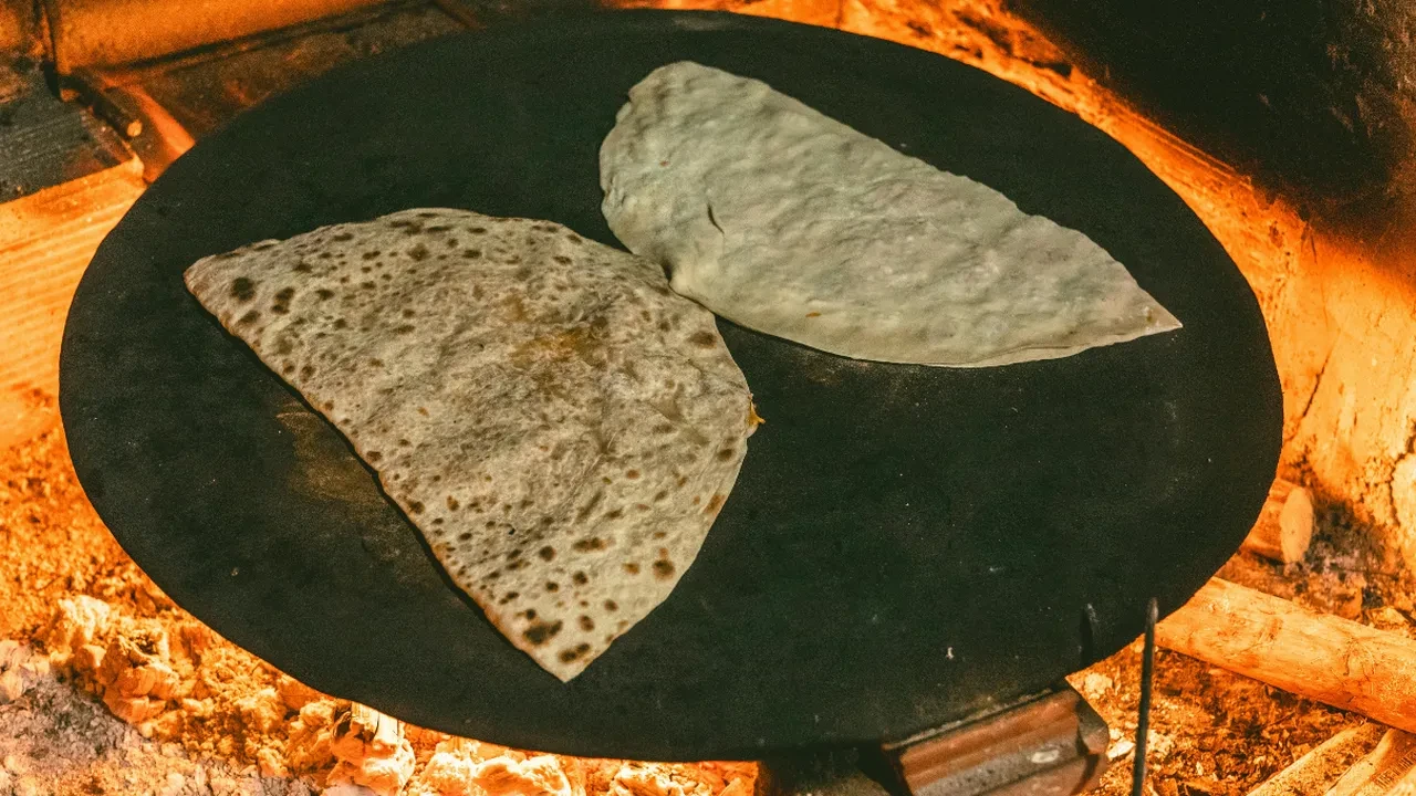 Urfa usulü incecik lavaş! Sabah kahvaltısına mis gibi lezzet