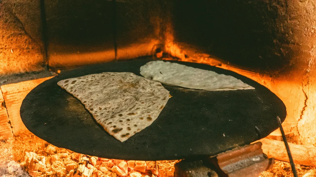 Urfa usulü incecik lavaş! Sabah kahvaltısına mis gibi lezzet