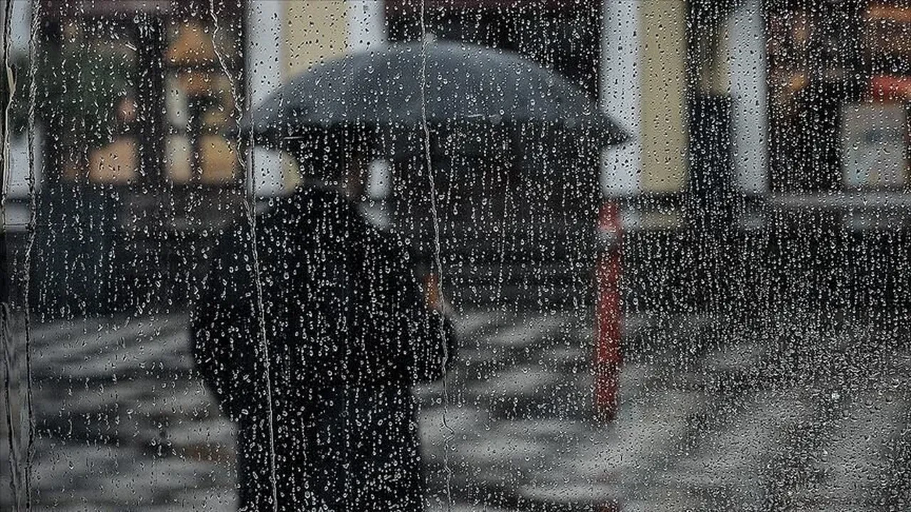 15 Ekim 2026 hava durumu: Meteoroloji'den İstanbul dahil çok sayıda il için 'aşırı yağış' uyarısı: Saatte 80 kilometre hızla esen fırtına geliyor