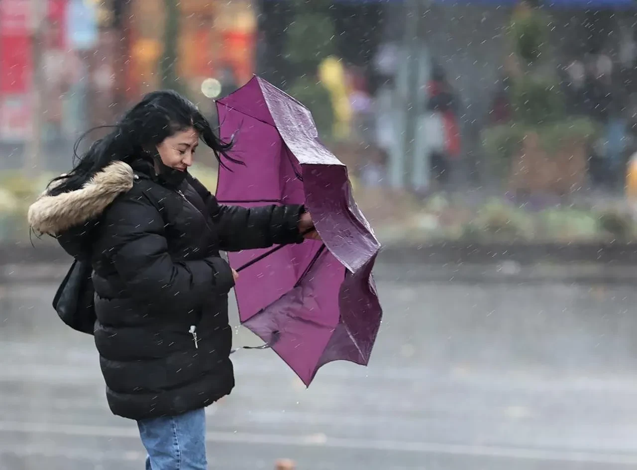 15 Ekim 2026 hava durumu: Meteoroloji'den İstanbul dahil çok sayıda il için 'aşırı yağış' uyarısı: Saatte 80 kilometre hızla esen fırtına geliyor