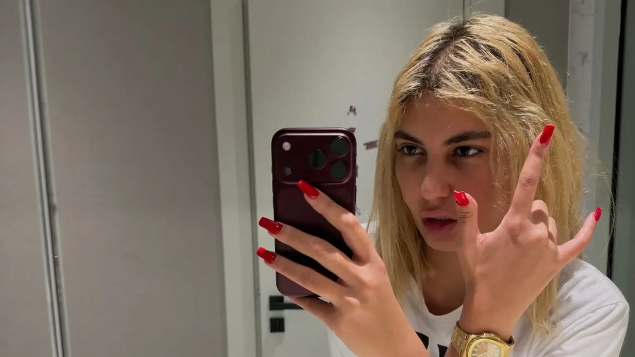 Bahar Candan eve yağmur suyu girince babasına sitem etti! Paylaşımı pes dedirtti