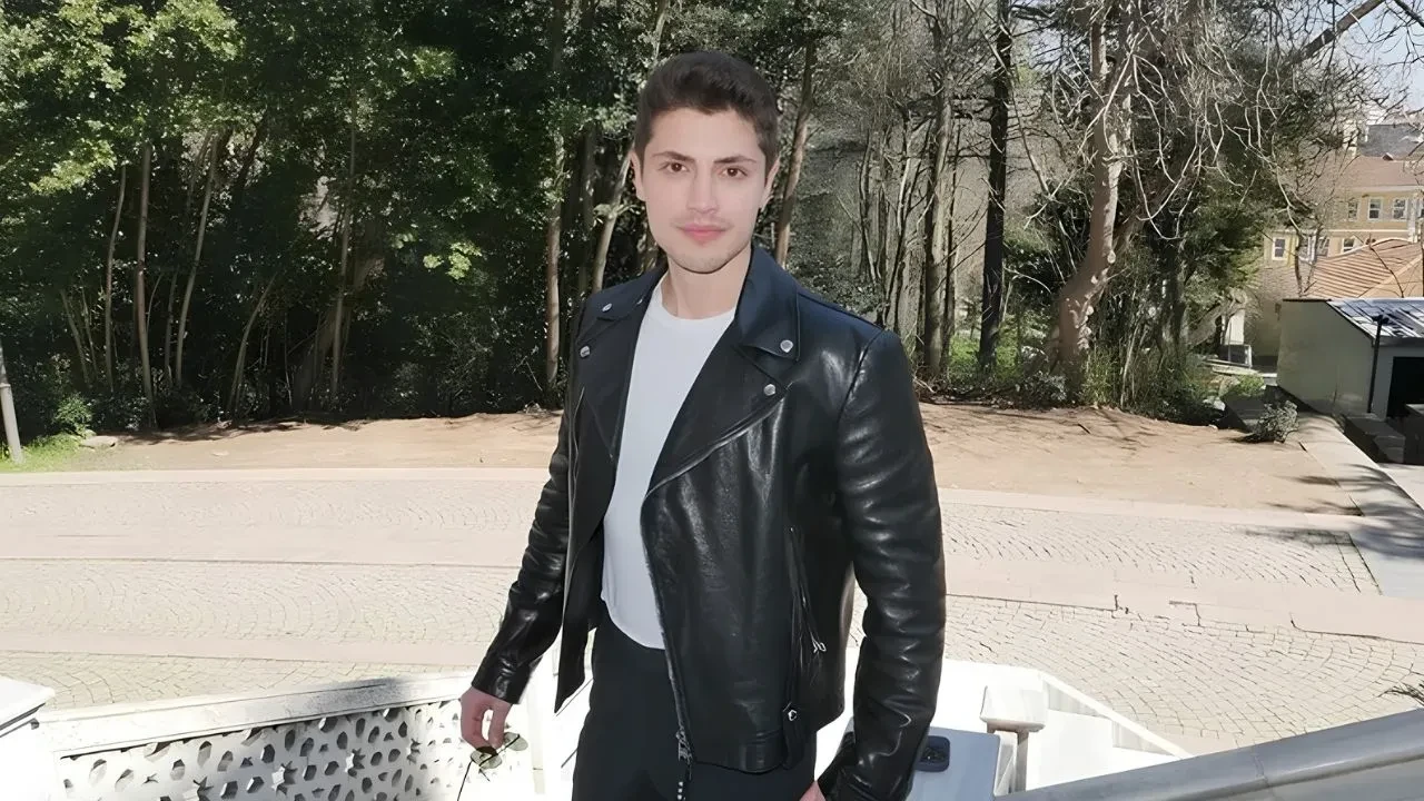 Esra Bilgiç’in kardeşini görenler şaşırdı! Ali Bilgiç ile benzerlikleri gündem oldu