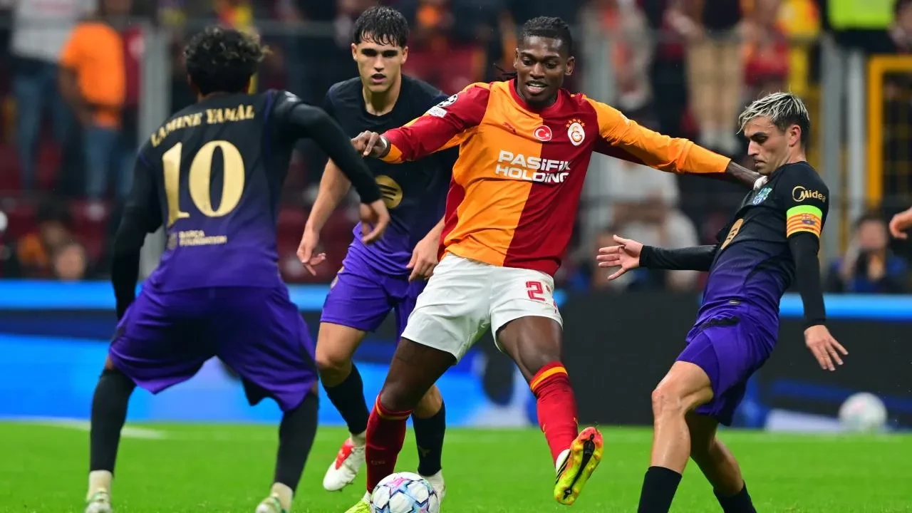 Galatasaray Barcelona maçı sonrası Victor Osimhen detayı! Hansi Flick son kararını verdi