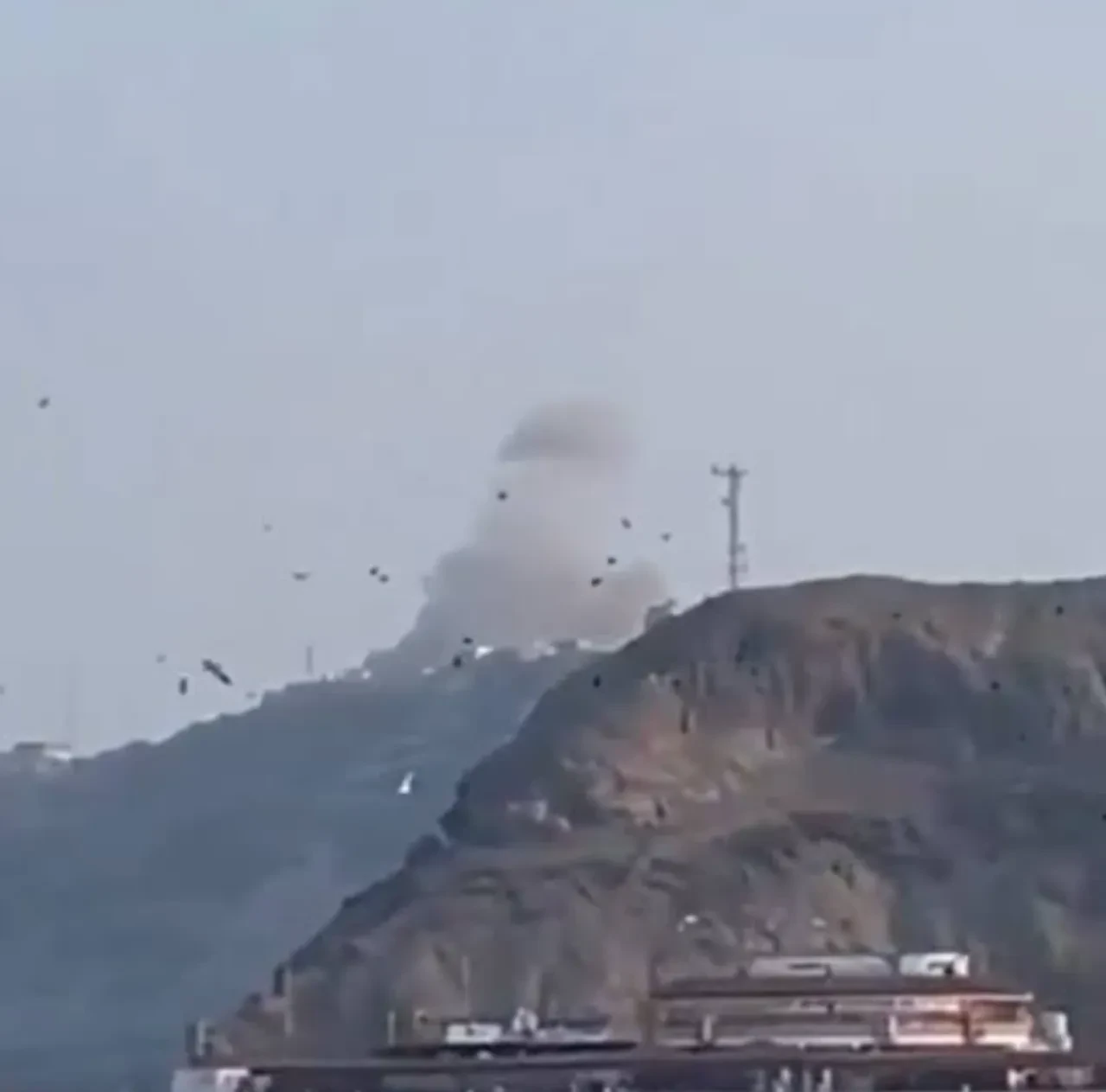 Husiler Yemen’deki Başkanlık Sarayı’nı hedef aldı: 2 ölü