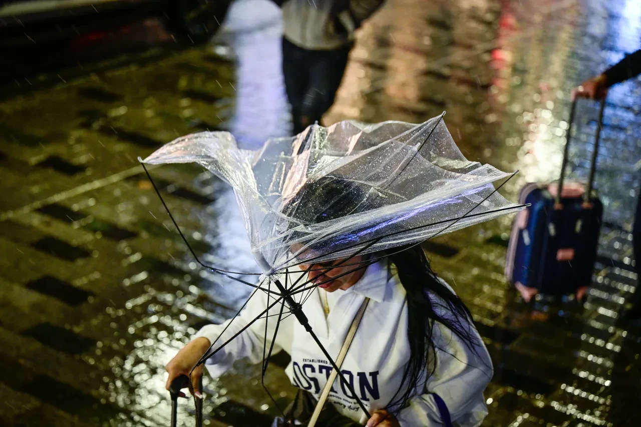 İstanbul felaketi yaşadı! Yağış rekoru kırıldı, sağanak megakenti aldı götürdü: AKOM ve Meteoroloji'den yeni uyarı