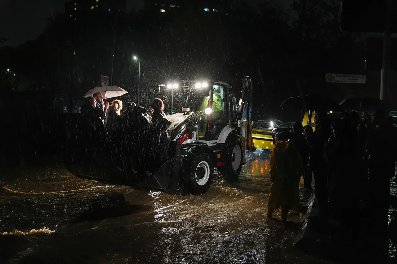 İstanbul'da sel felaketi: Bir kişi boğularak can verdi