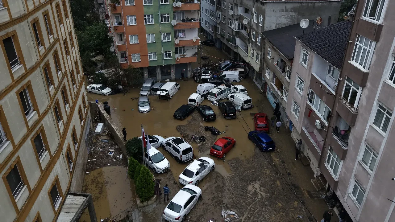 İstanbul’da sel felaketinin ardından uzman isim uyardı: Toprak suya doydu, asıl tehlike şimdi başlıyor