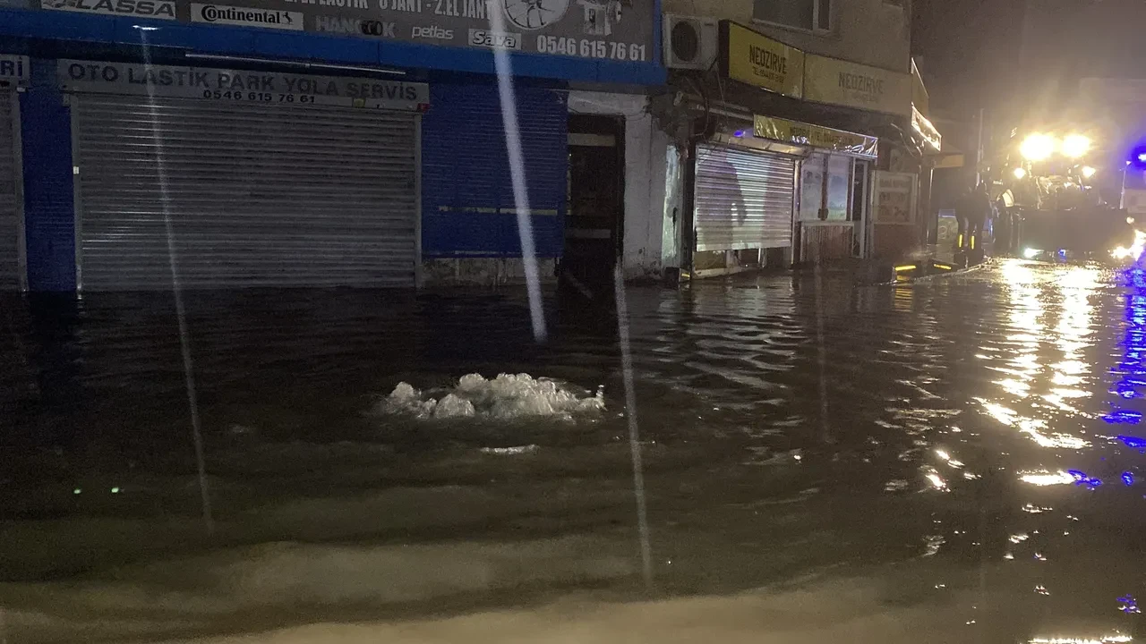 İstanbul’da sel felaketinin ardından uzman isim uyardı: Toprak suya doydu, asıl tehlike şimdi başlıyor