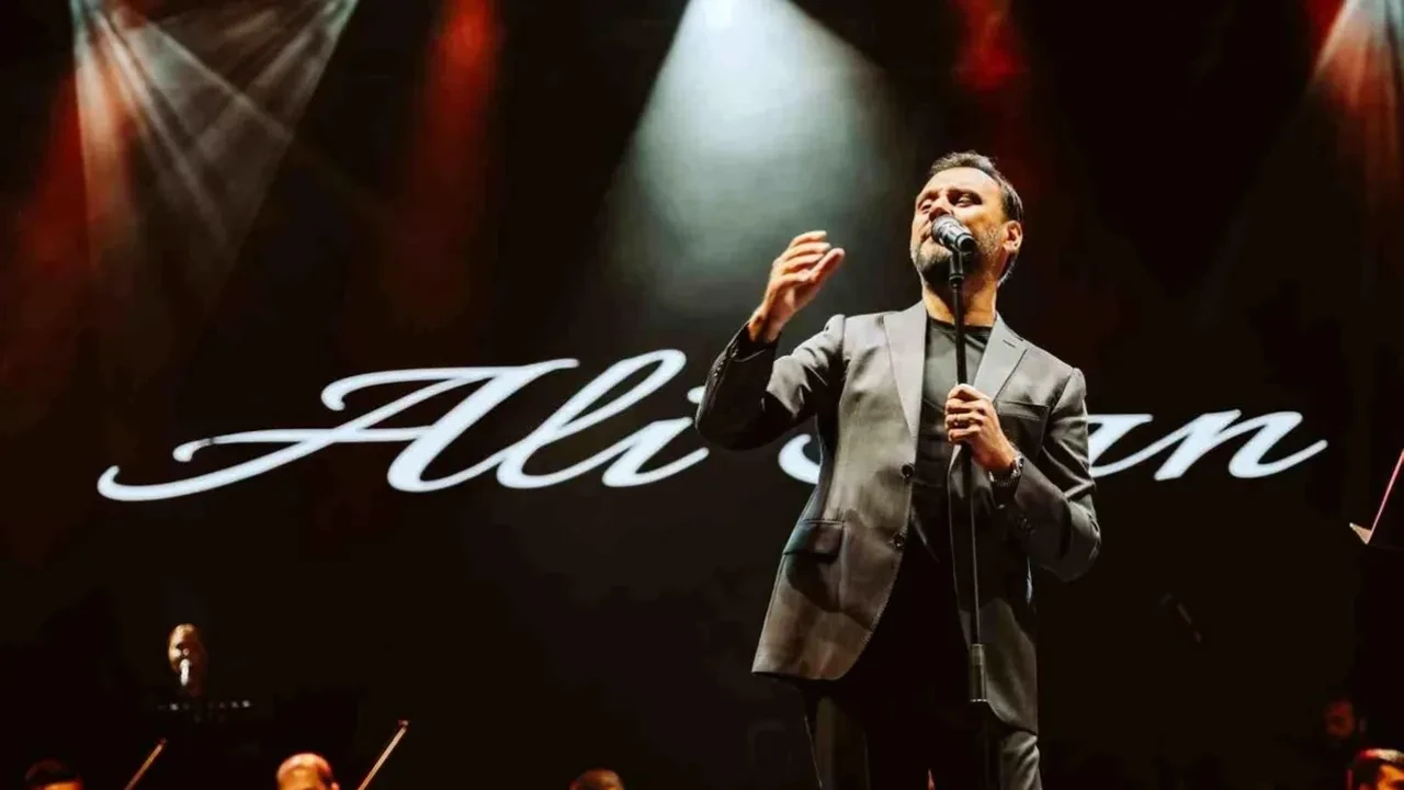 İstanbul'daki şiddetli sağanak Alişan'ı da vurdu! Evini su bastı