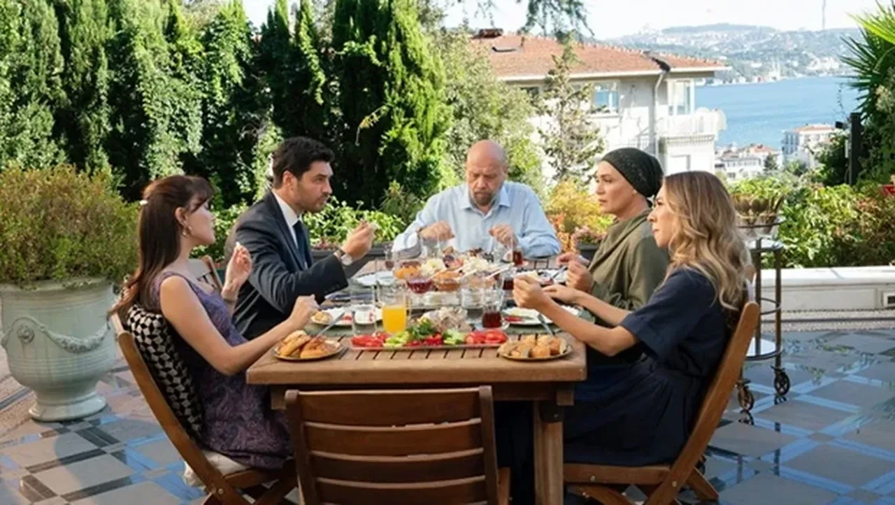 Kızılcık Şerbeti yeni sezon oyuncuları kimler? Nursema Kızılcık Şerbeti’ne ne zaman dönecek?