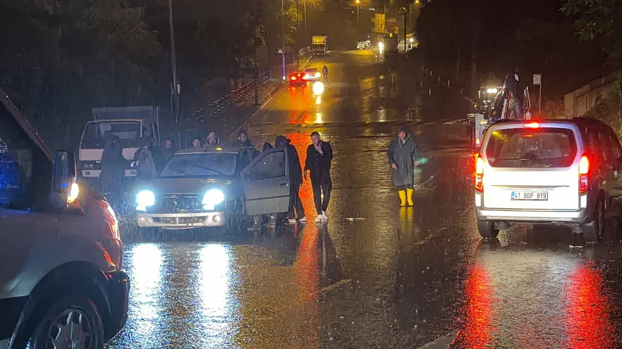 Kocaeli Valiliği vatandaşları uyardı: “Trafiğe çıkmayın”