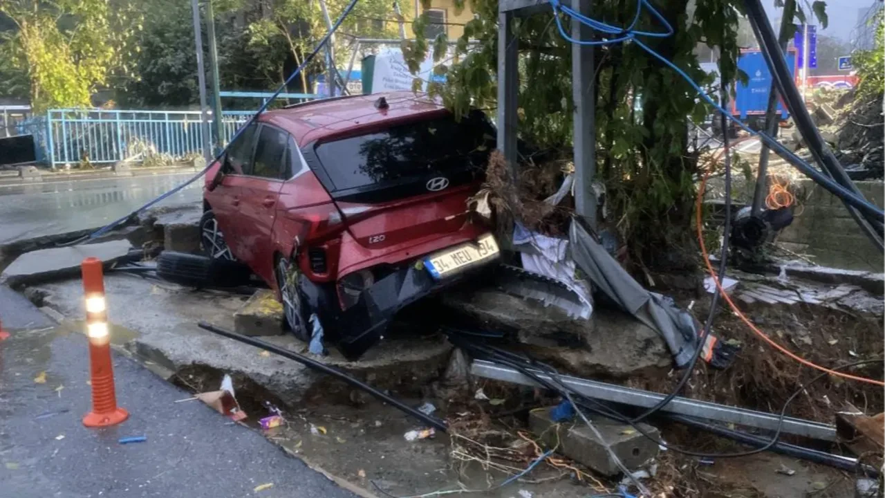 Sel felaketi İstanbul'u yıktı geçti 9