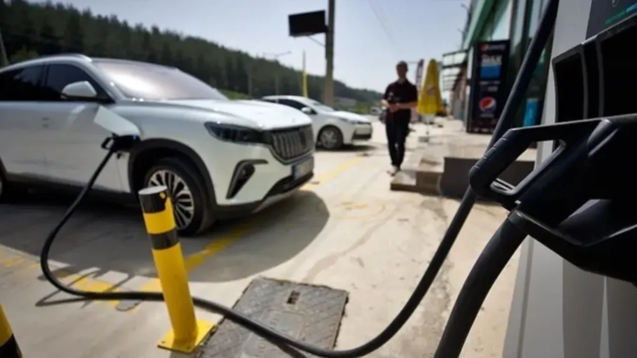 sel hasarlı elektrikli araç