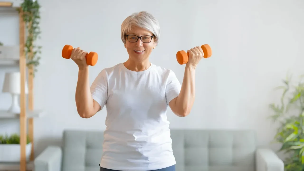 Spor salonuna gitmeye gerek yok! Evde yapacağınız 10 hareket